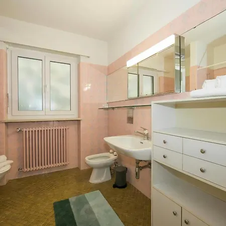 On The 2br With Garage In Porto Ronco - Happy Ronco sopra Ascona