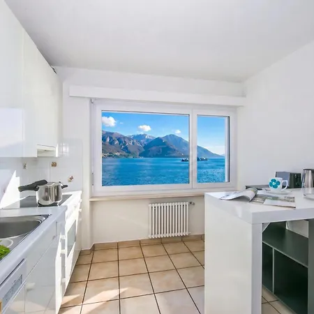 On The 2br With Garage In Porto Ronco - Happy * Ronco sopra Ascona