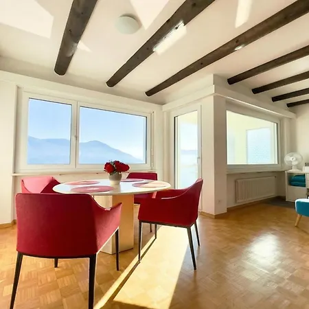 Apartment On The 2br With Garage In Porto Ronco - Happy