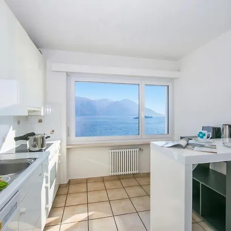 Apartment View 2 Bedroom In Porto Ronco - Happy *